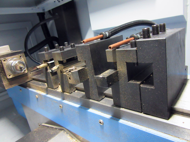customer case:CNC LATHE WITH GANTRY LOADER IN TRAY